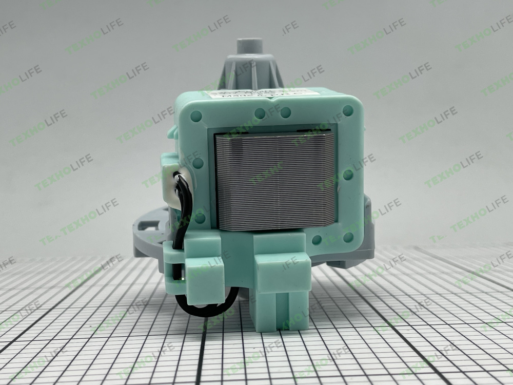 Насос стиральной машины, 40W, на 8 защелках, фишка вперед