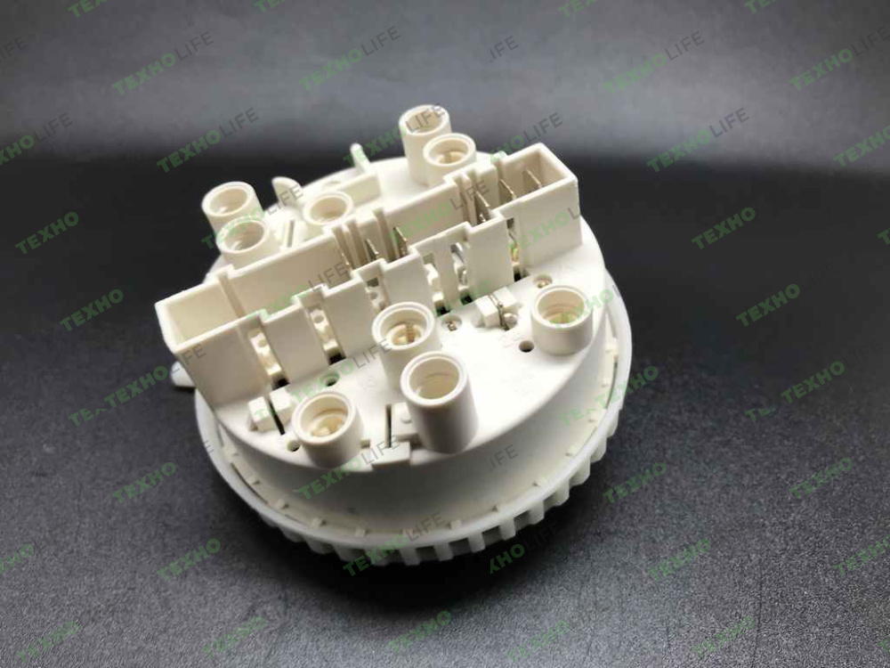 Датчик уровня воды (Прессостат), стиральной машины, Electrolux, AEG, Zanussi, 3792215208 (2 уровня)